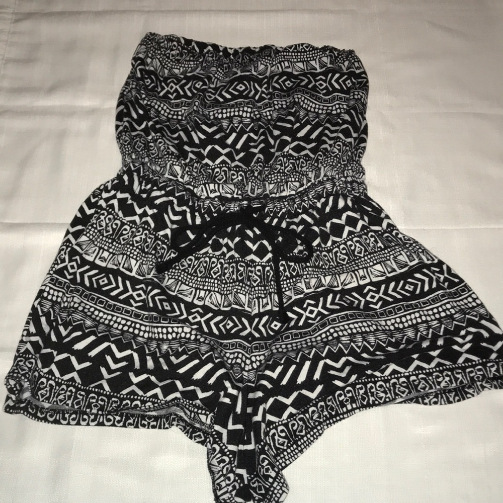 MOSSIMO SUPPLY CO. ROMPER